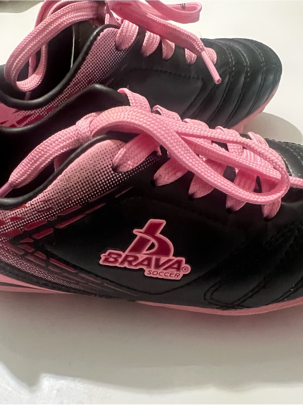 Brava Kids' Soccer Sneakers — Black & Pink